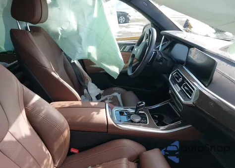 2022 BMW X5 xDrive40I z USA, uszkodzony, nr VIN 5UXCR6C03N9L34039